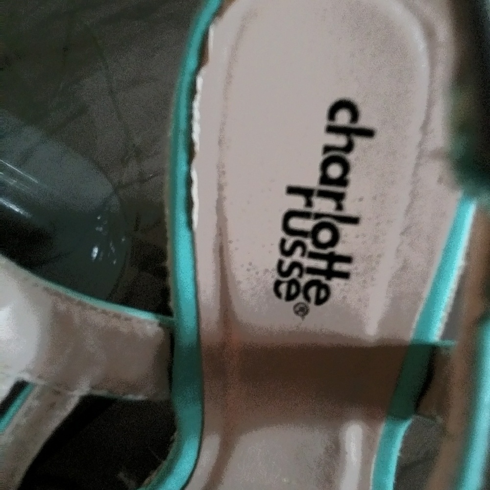 Shoes - Picture 4 of 8